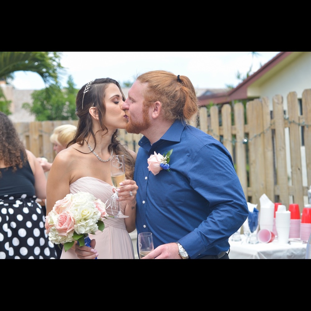 Meet your Posher, Eleana